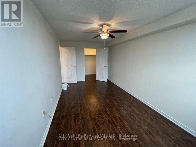 Building Photo - 2900 Battleford Rd