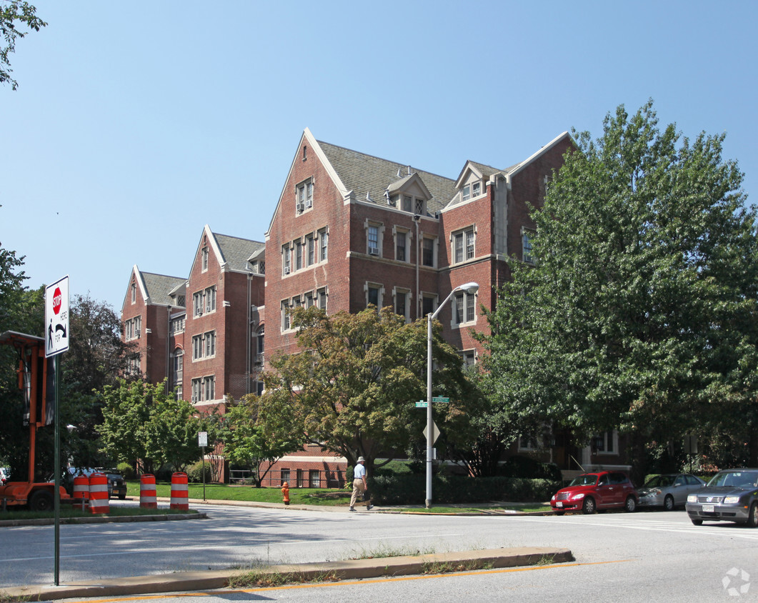 Primary Photo - Tudor Arms Apartments