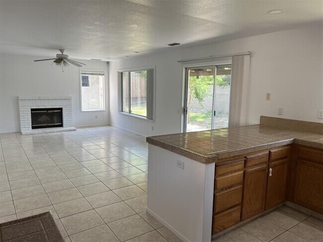 Building Photo - Tulia rental