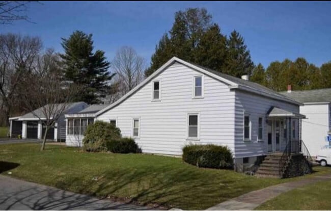 Building Photo - 18 Cottage St