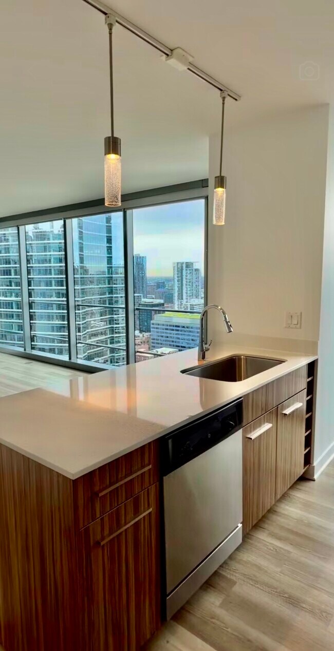 Foto del edificio - 322 N Orleans St