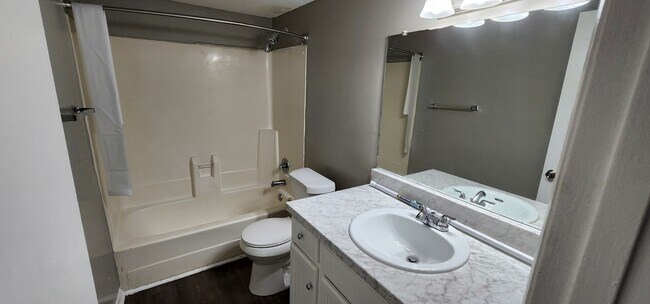 Foto del edificio - 906 NW Candlewood Dr