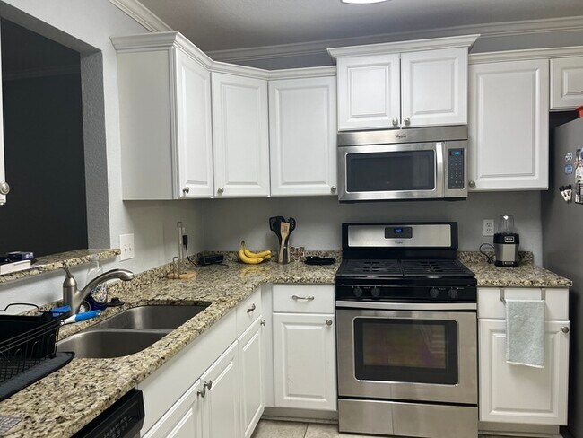 Building Photo - 1056 Culmer Dr
