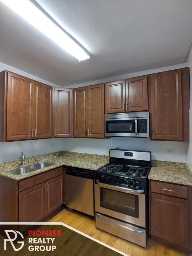 Foto del edificio - 2301 W Addison St