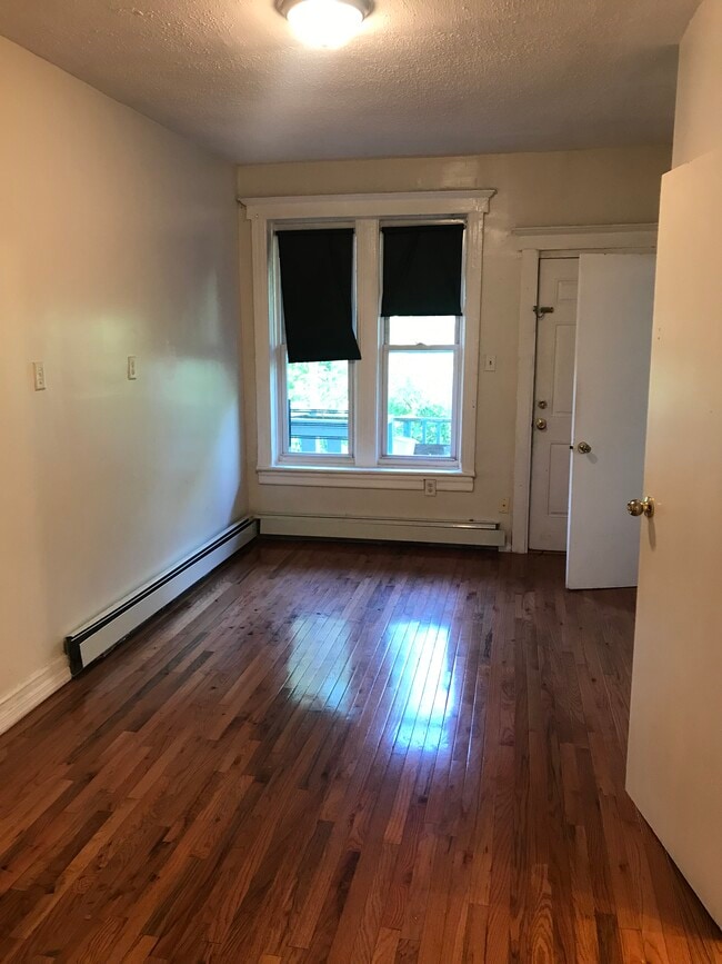 Building Photo - 20 Morton Pl