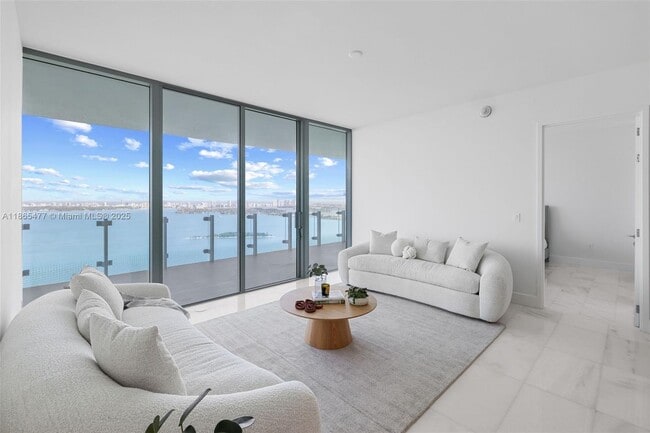 Foto del edificio - 700 NE 26th Terrace