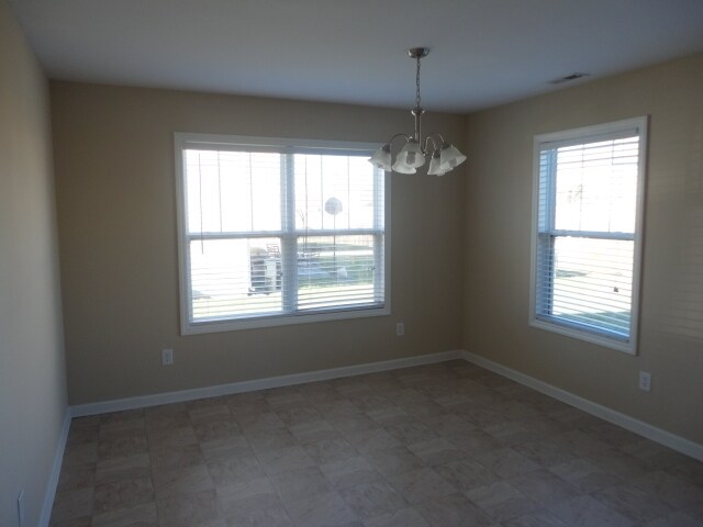 Foto del edificio - 611 Blue Lake Dr