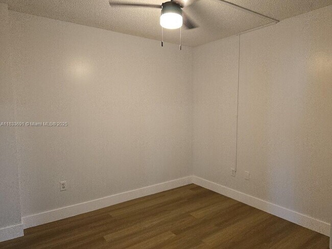 Foto del edificio - 5091 NW 7th St