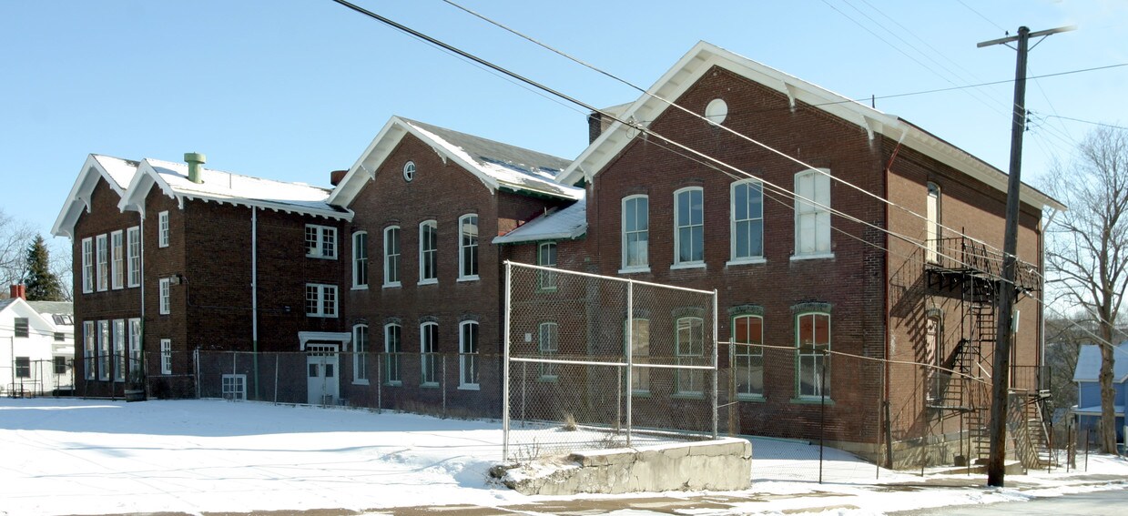 Alternate Building View - Walnut Ridge Condominiums