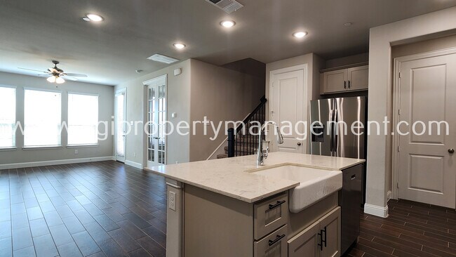 Building Photo - 1052 Keswick Dr