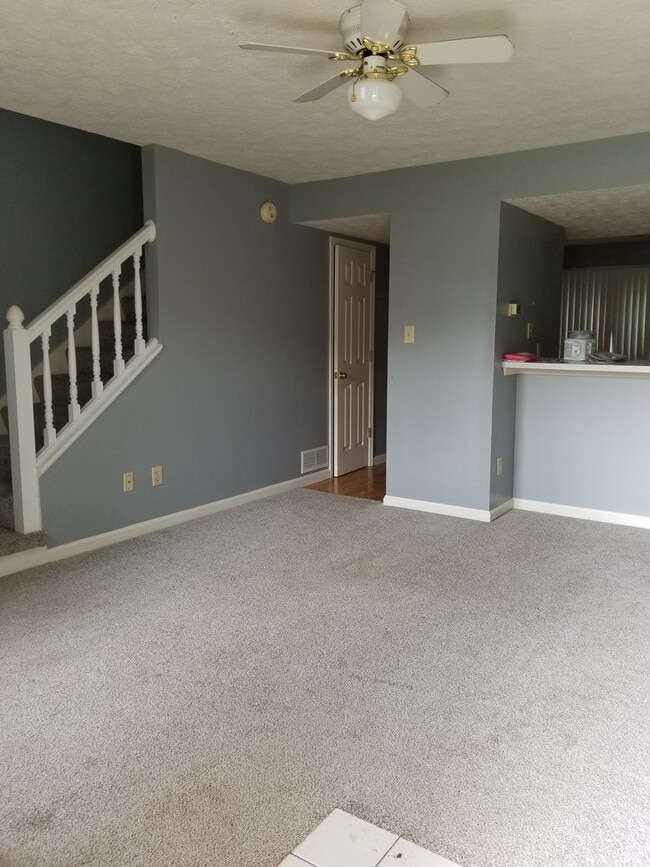 Building Photo - Nice Sherwood Hills Condo