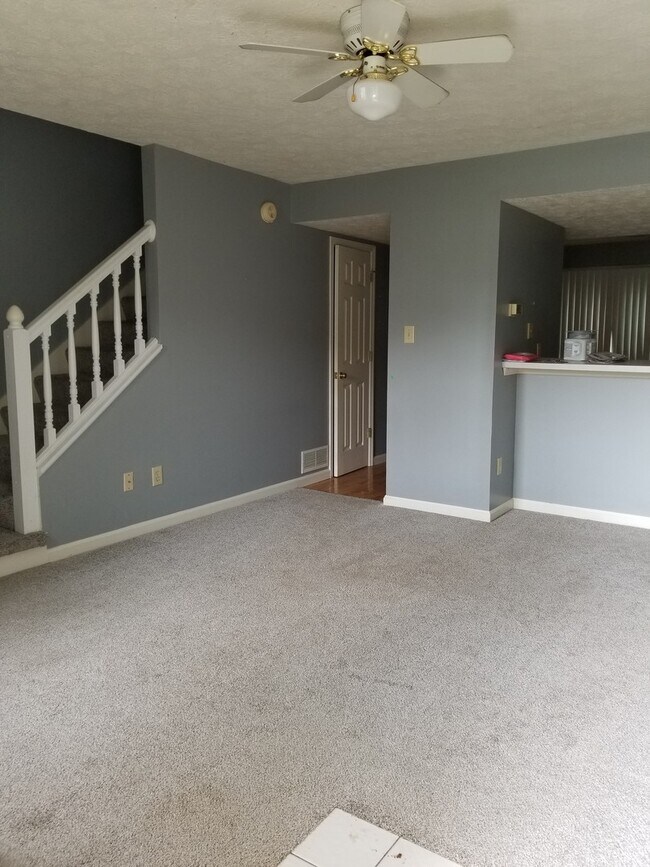 Foto del edificio - Nice Sherwood Hills Condo