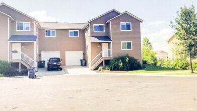Building Photo - 621 Britton Ln