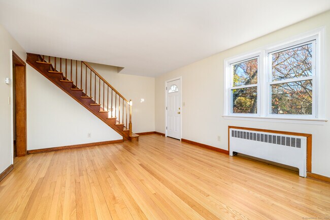 Foto del edificio - 237 Oaklawn Ave