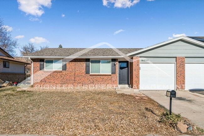 Charming Home with Washer/Dryer and Central AC - Charming Home with Washer/Dryer and Central AC