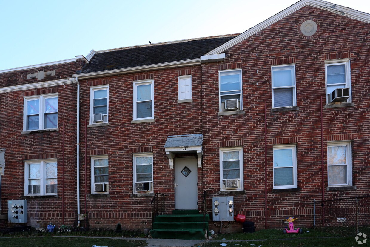 Foto del edificio - 1629 W VIRGINIA Ave NE