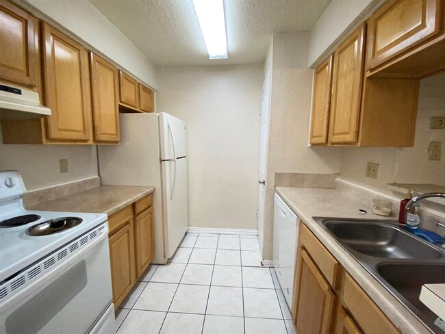 Building Photo - 260 El Dorado Blvd