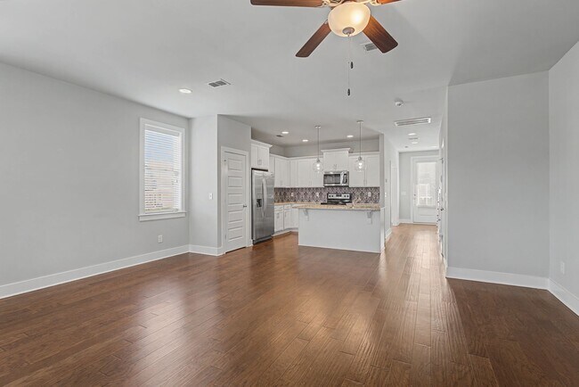 Foto del edificio - 766 Cottage Park Dr