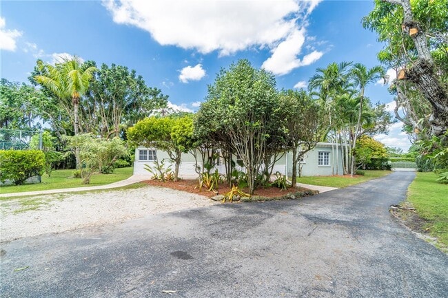 Building Photo - 7500 SW 75th St
