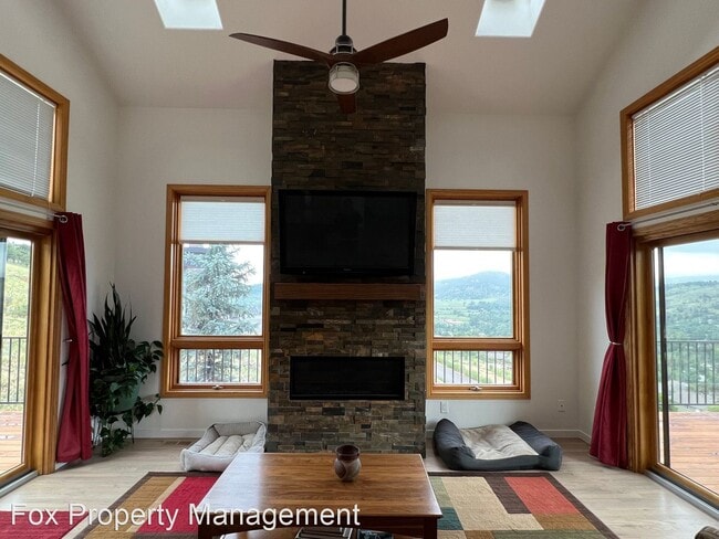 Foto del edificio - 4 br, 3.5 bath House - 816 Mountain View D...