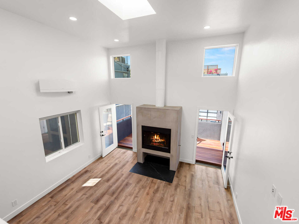 Foto principal - 667 Brooks Ave