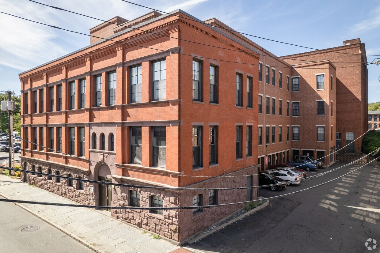 Cooke Mills Apartments in Paterson, NJ