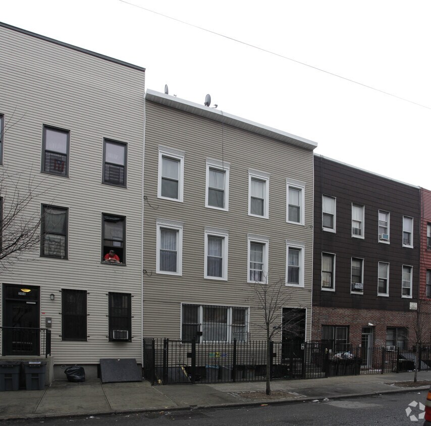 Primary Photo - 304 Troutman St