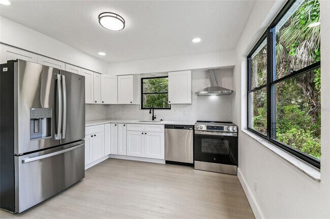 Foto del edificio - 16107 Sea Pines Dr