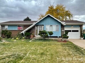 Building Photo - 640 E Easter Ave