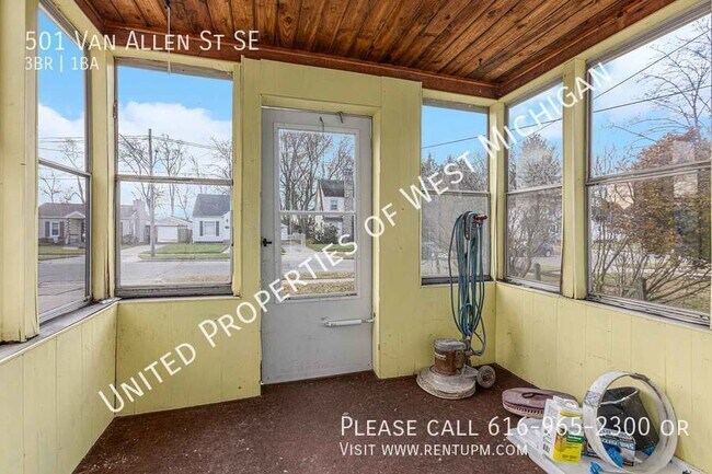 Building Photo - AVAILABLE NOW | 3 Bed Single Family Home i...