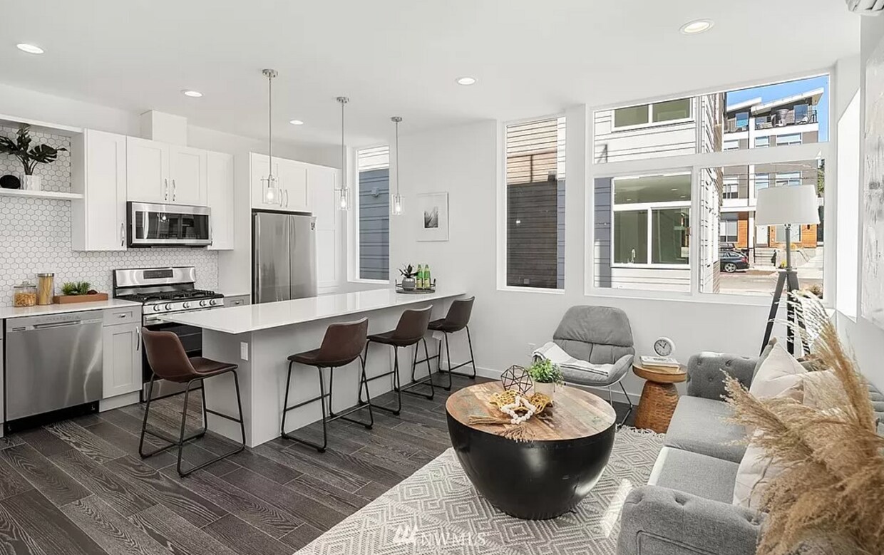 Foto principal - 823 NW 54th St