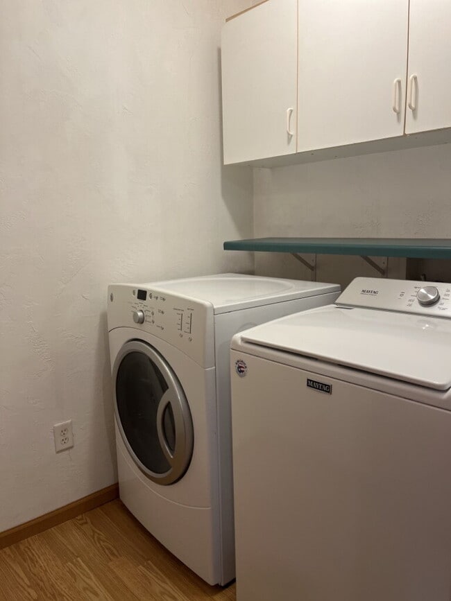 Building Photo - 3 Bedroom, 3 Bath Duplex in Greenville