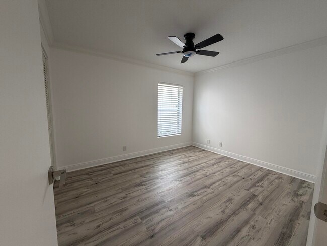 Foto del edificio - 7657 Sanctuary Dr