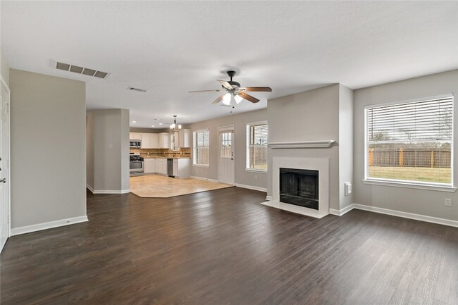 Photo - 3505 Stonegate Cir House