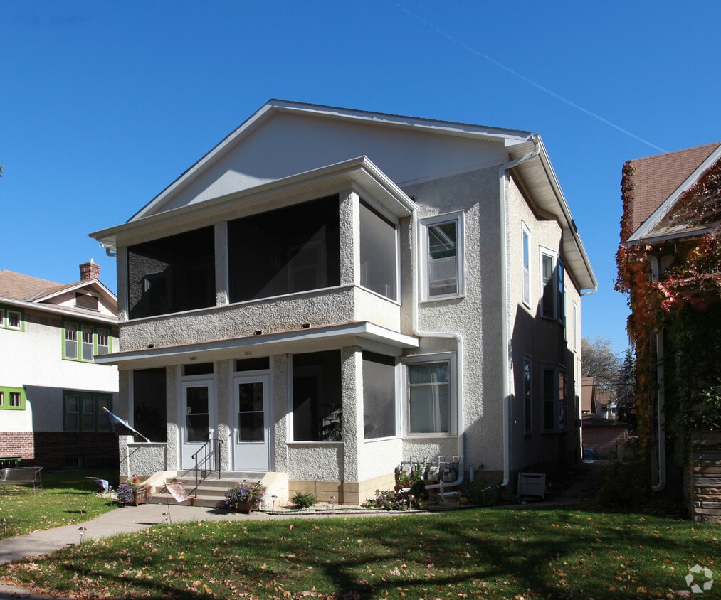 Foto principal - 3509 17th Ave S