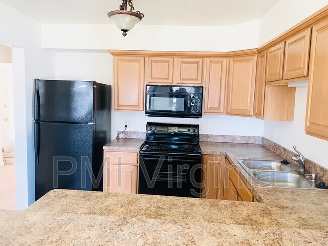 Foto del edificio - 2420 Saban Ave