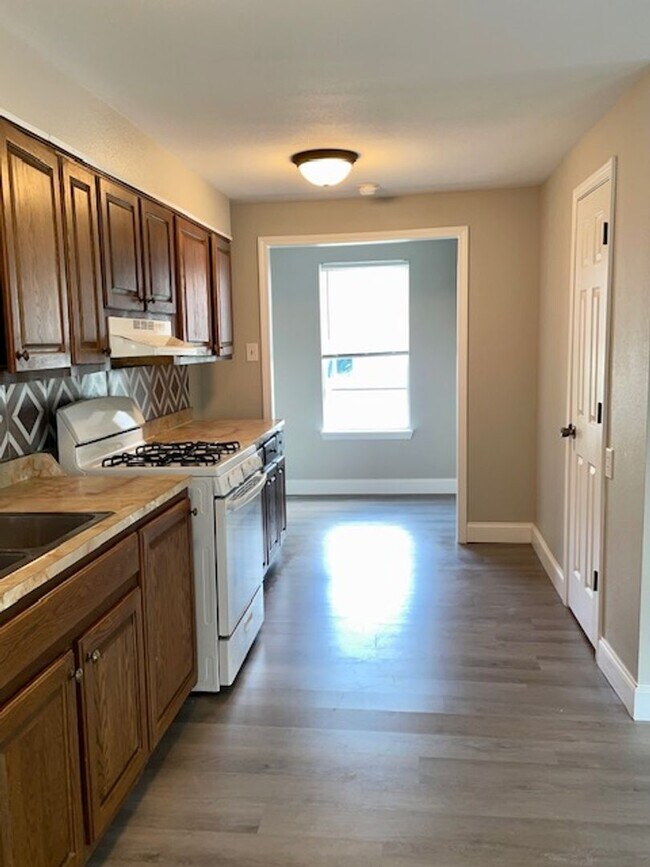 Building Photo - Gulfport 2 Bedroom