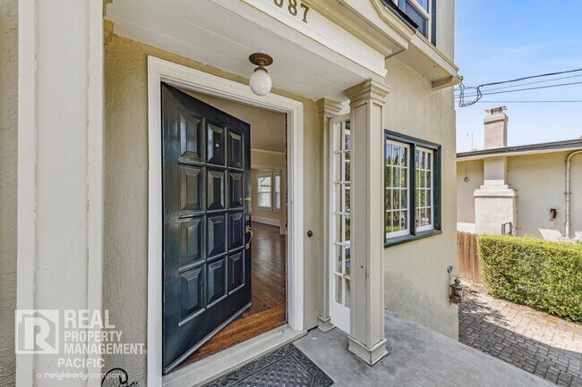Building Photo - Idyllic Upper Rockridge Home