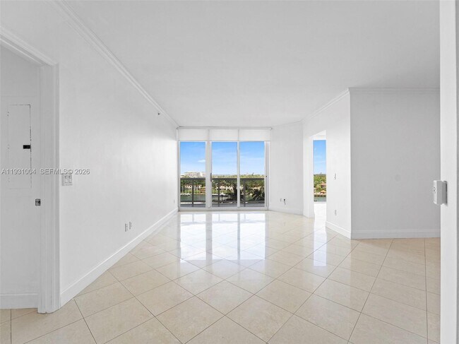 Foto del edificio - 4779 Collins Ave