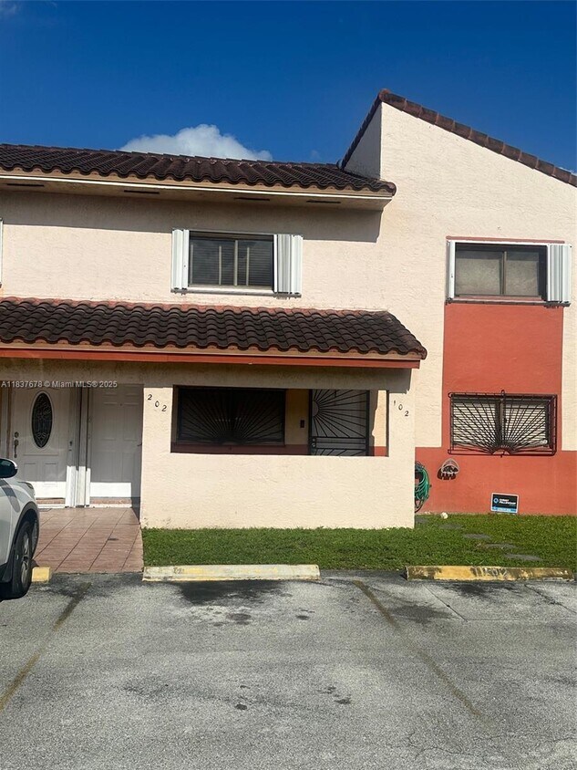 Foto principal - 2891 W 76th St