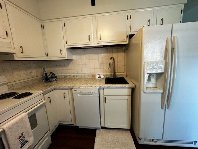 Building Photo - Alcoa City Duplex