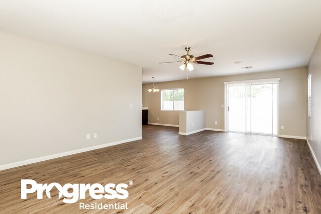 Building Photo - 12602 W Windrose Dr