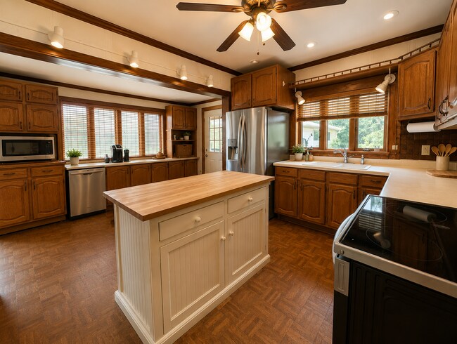 Foto del edificio - Charming 3BR/2BA Wauwatosa Home Near Parks & Shopping