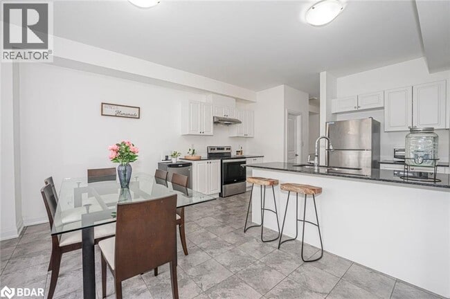 Building Photo - 42 Alaskan Heights