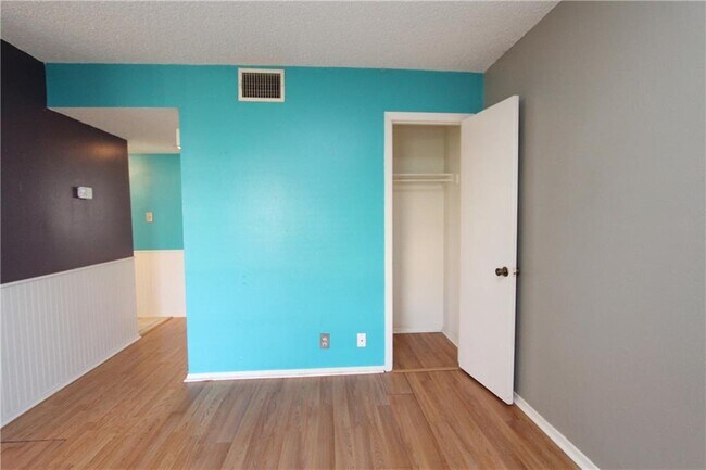 Foto del edificio - 3429 Willowrun Dr