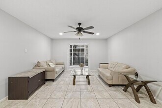 Building Photo - 7900 Westheimer Rd