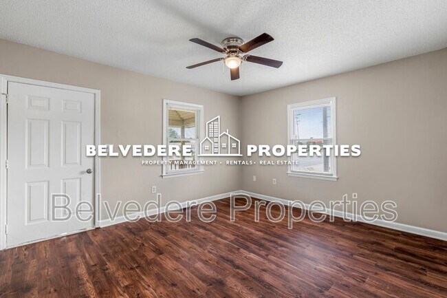Foto del edificio - 2210 E Market St