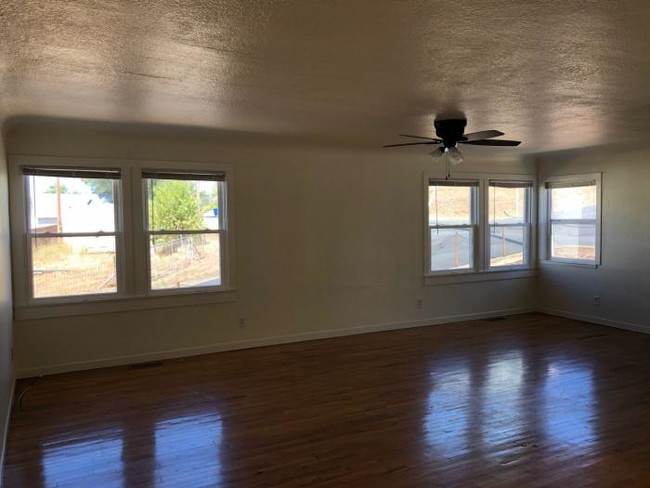 Building Photo - 2 bedroom in Plymouth CA 95669