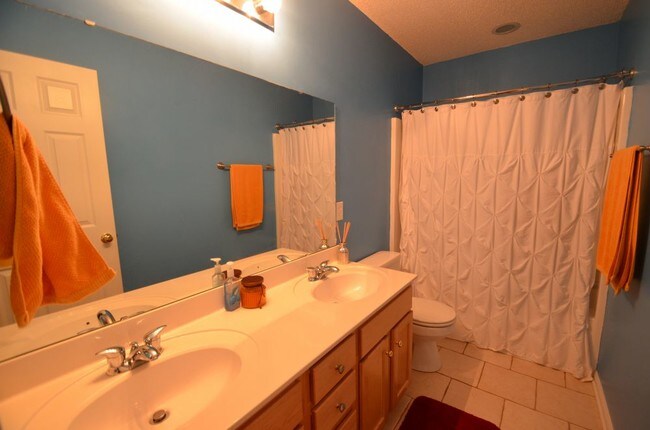 Foto del edificio - 1152 Deerberry Rd