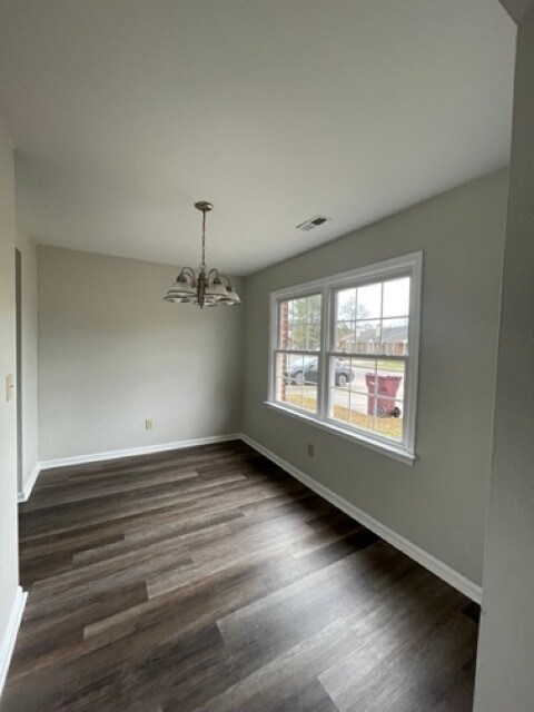 Foto del edificio - Come visit this cute 3 bedroom 1.5 bath in Chesapeake